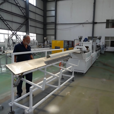 comprare Shenzhen HYPET PVC/Plastic Square/Half Round Rain Gutter Production Line Half Round Rain Water Gutter Machine Manufacturer online manufacture