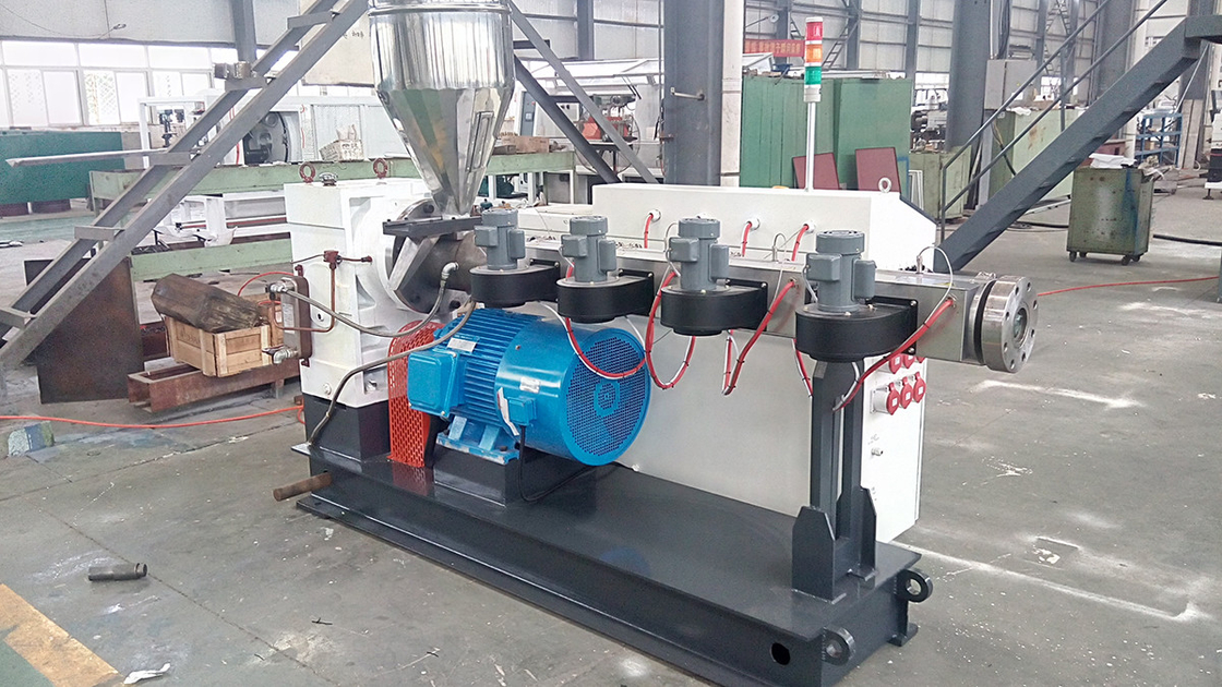 Extruder a tre strati ad alta precisione HYSJ65/38 PE PERT per tubi di polietilene HDPE