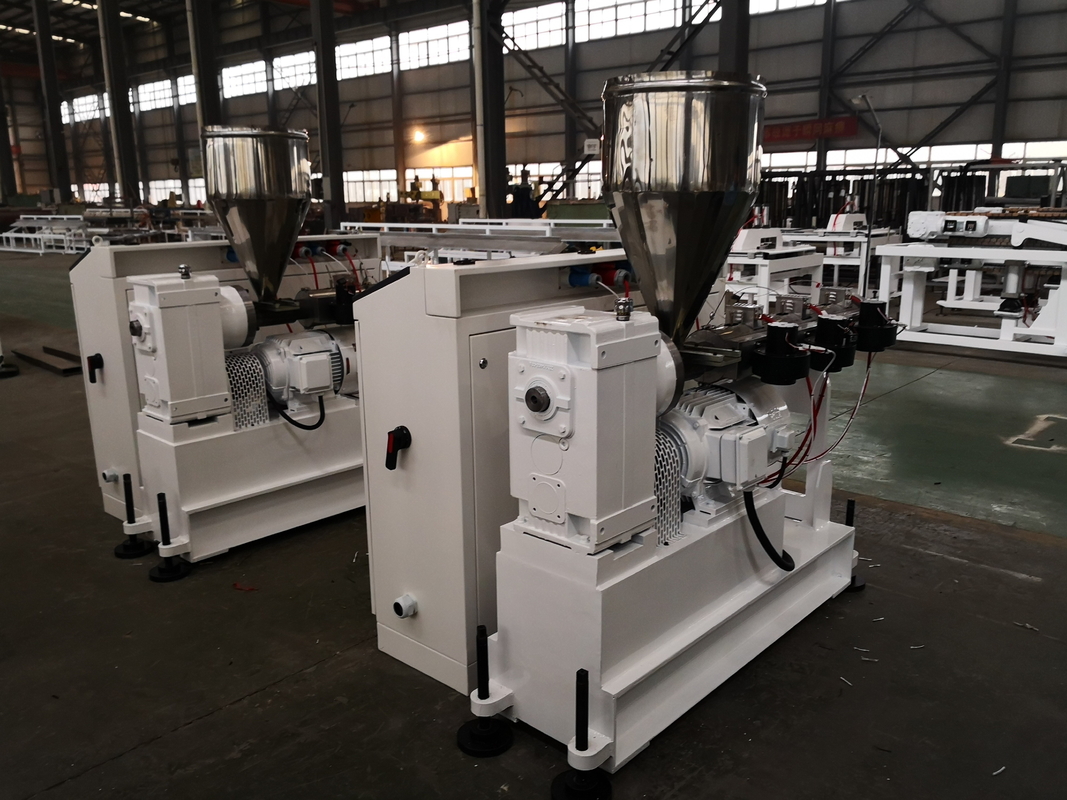 HDPE LDPE PE pellet di profilati di tubi di foglio a griglia board single screw Extruder SJ120/28 75kw 300kg/h extrusion machine