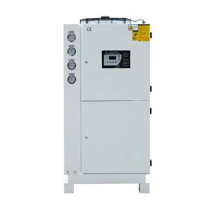 Tipo di raffreddamento del ventilatore HYAC-15AD Chiller ad acqua con consumo massimo di energia di 13,44 kw