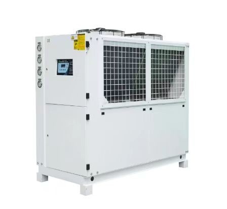 Tipo di raffreddamento del ventilatore HYAC-15AD Chiller ad acqua con consumo massimo di energia di 13,44 kw