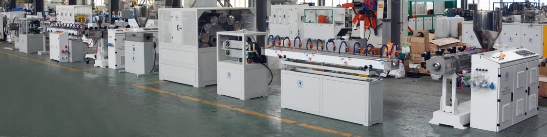 10-38 mm 0,5-2 pollici Fibra rinforzata PVC Pipe Machine Flessibile condotto di ventilazione condotto Soft PVC Pipe Production Line