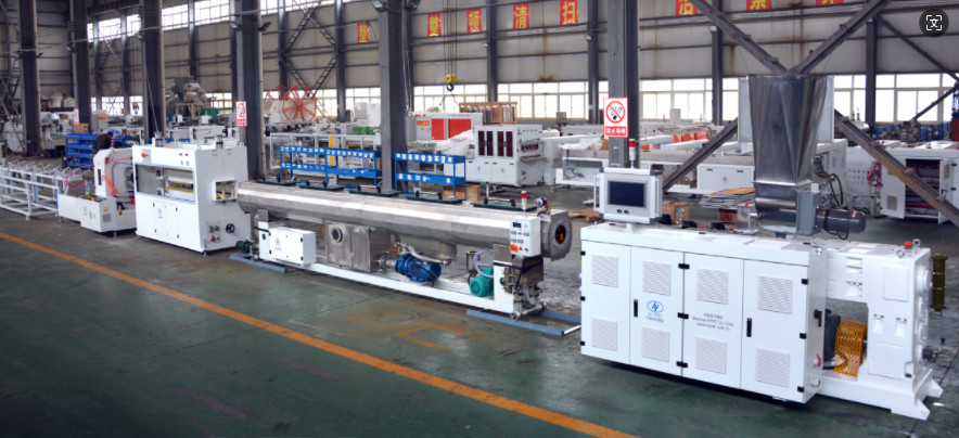 Linea di produzione di tubi in PVC ad alta velocità e efficiente 3''- 6'' Con HYZS80/156 Conic Twin Screw extruder