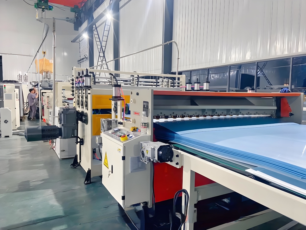 2200 / 2600mm PP Hollow Grid Board Machine 150kw Potenza PP Hollow Board Extrusion Line