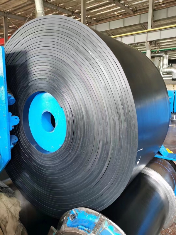 1400-2000mm PVC/PVG Linea di produzione di nastro trasportatore per miniere di carbone per l'industria mineraria Voltaggio 380V