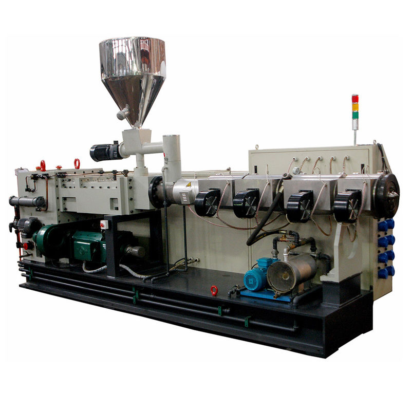 La grande macchina dell'estrusore a vite del doppio dell'uscita per 160kw d'elaborazione di plastica PS130/28 ha prodotto 1100kg/H